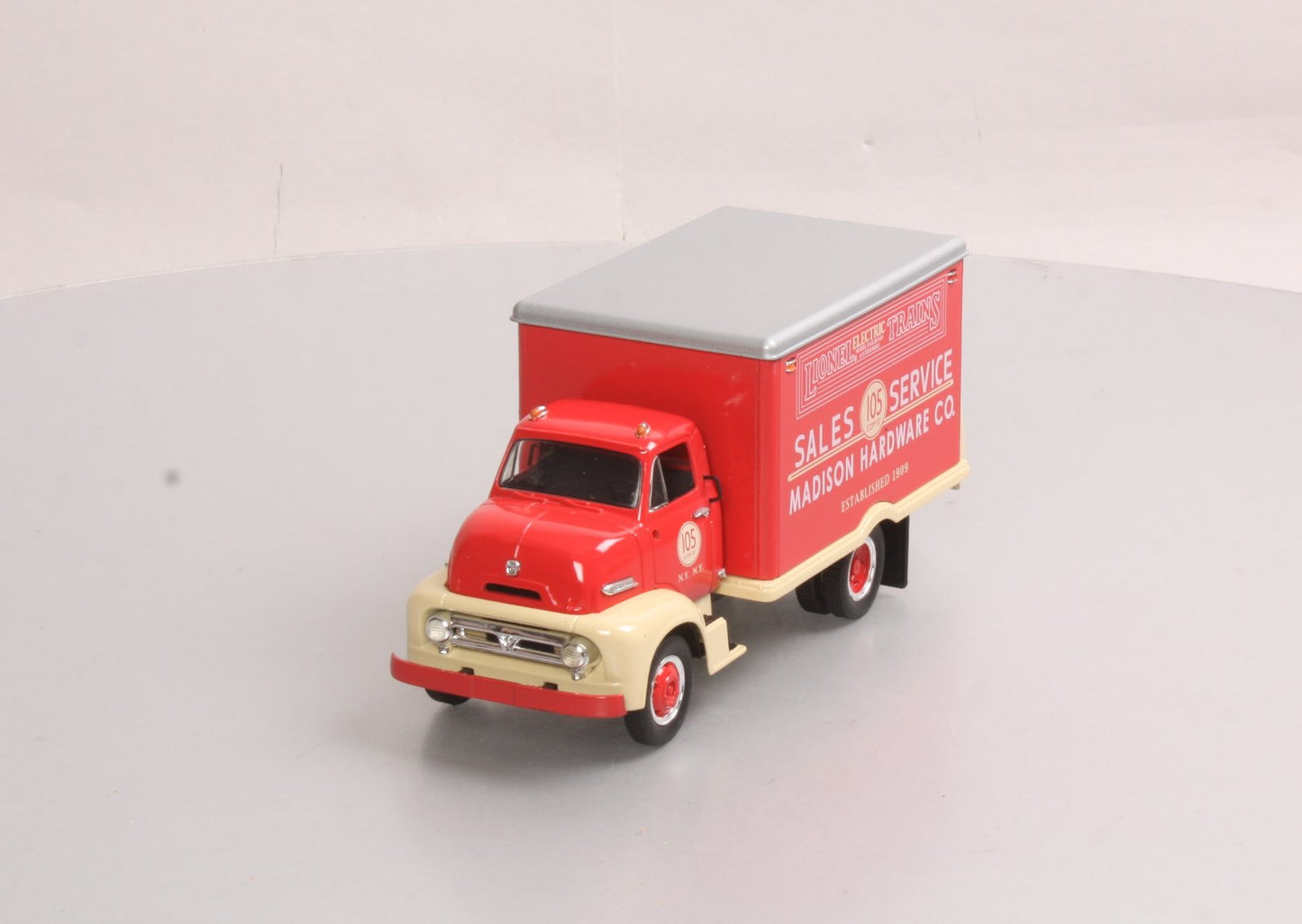 First Gear 19-1396 1:34 Lionel Electric Trains 1953 Ford C-600 Straight Truck