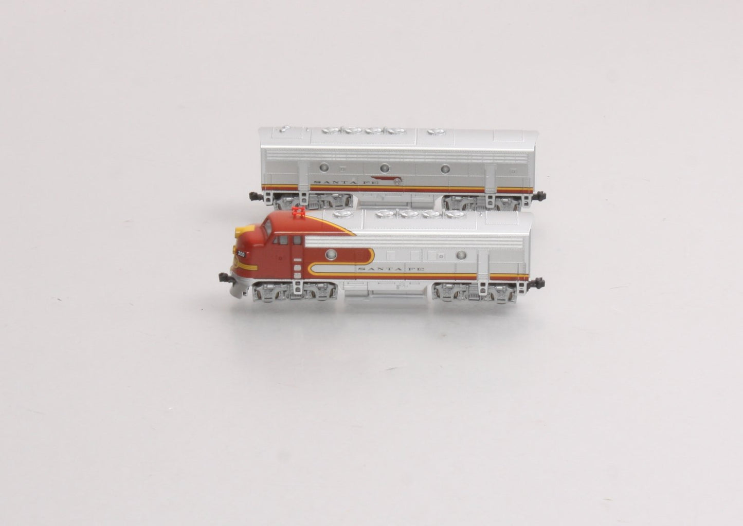 Kato 106-0404 N Scale Santa Fe F-7 AB Diesel Locomotive Set LN/Box