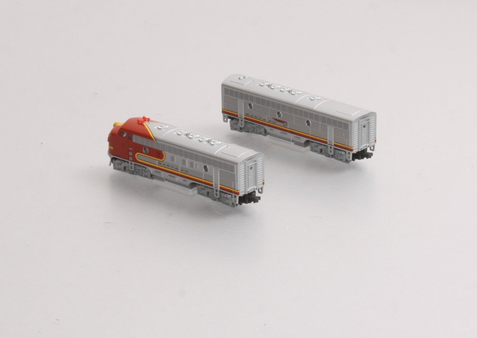 Kato 106-0404 N Scale Santa Fe F-7 AB Diesel Locomotive Set LN/Box