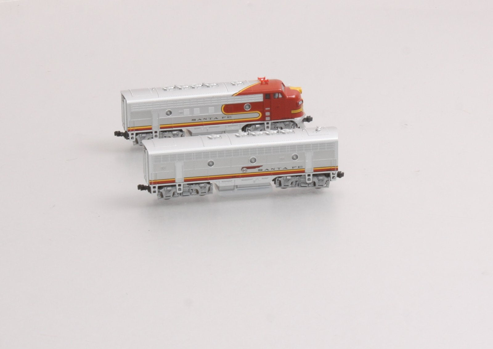 Kato 106-0404 N Scale Santa Fe F-7 AB Diesel Locomotive Set LN/Box