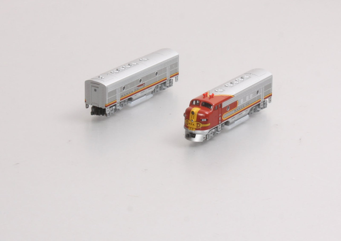 Kato 106-0404 N Scale Santa Fe F-7 AB Diesel Locomotive Set LN/Box