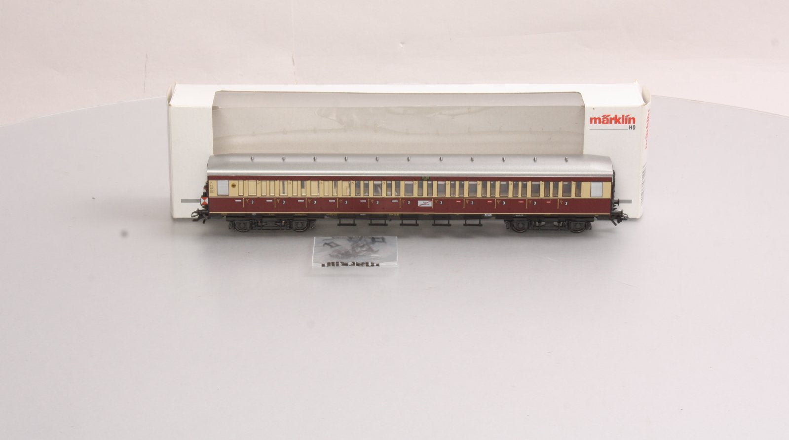 Marklin 43109 HO Scale Ruhr Express Train Commuter Car LN/Box