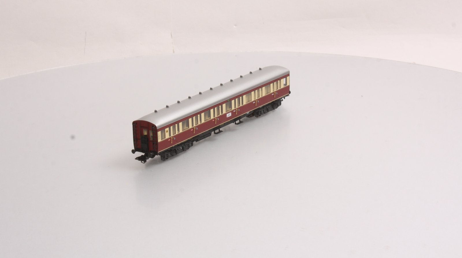 Marklin 43109 HO Scale Ruhr Express Train Commuter Car LN/Box