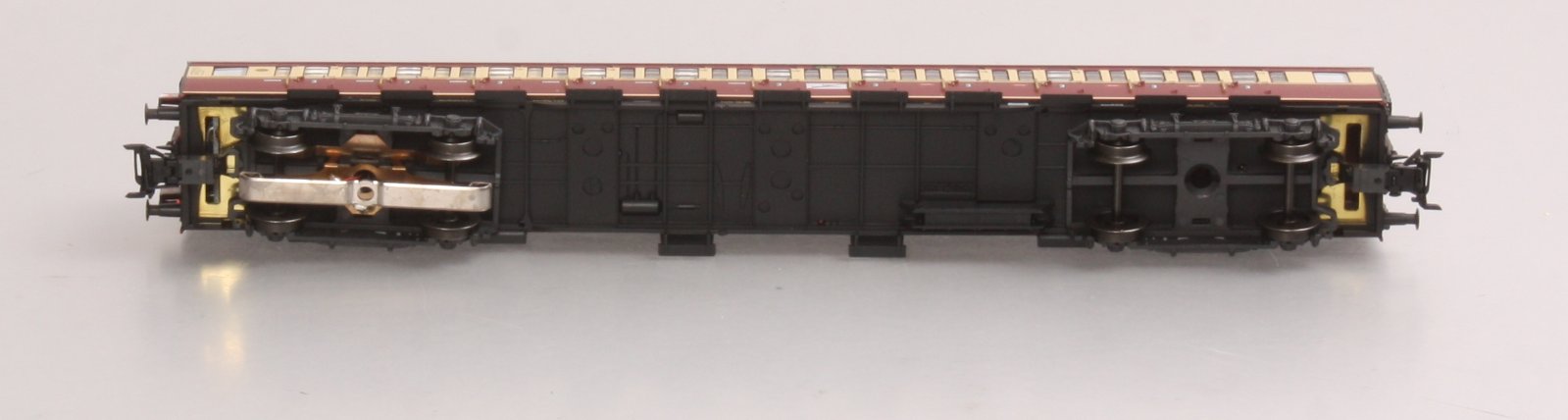 Marklin 43109 HO Scale Ruhr Express Train Commuter Car LN/Box