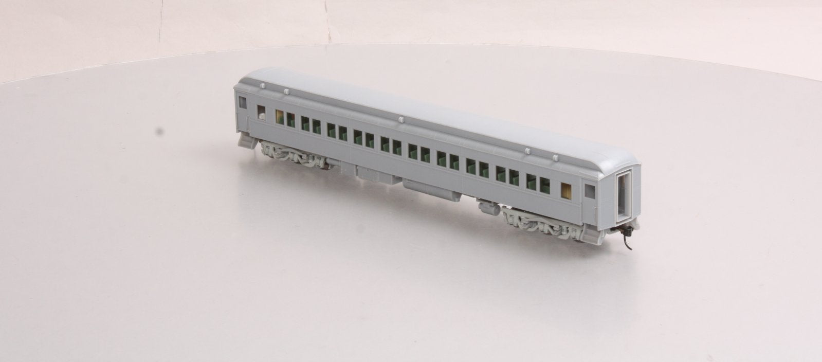 Walthers 932-10100 HO Scale Heavyweight Paired Window Coach Undecorated LN/Box