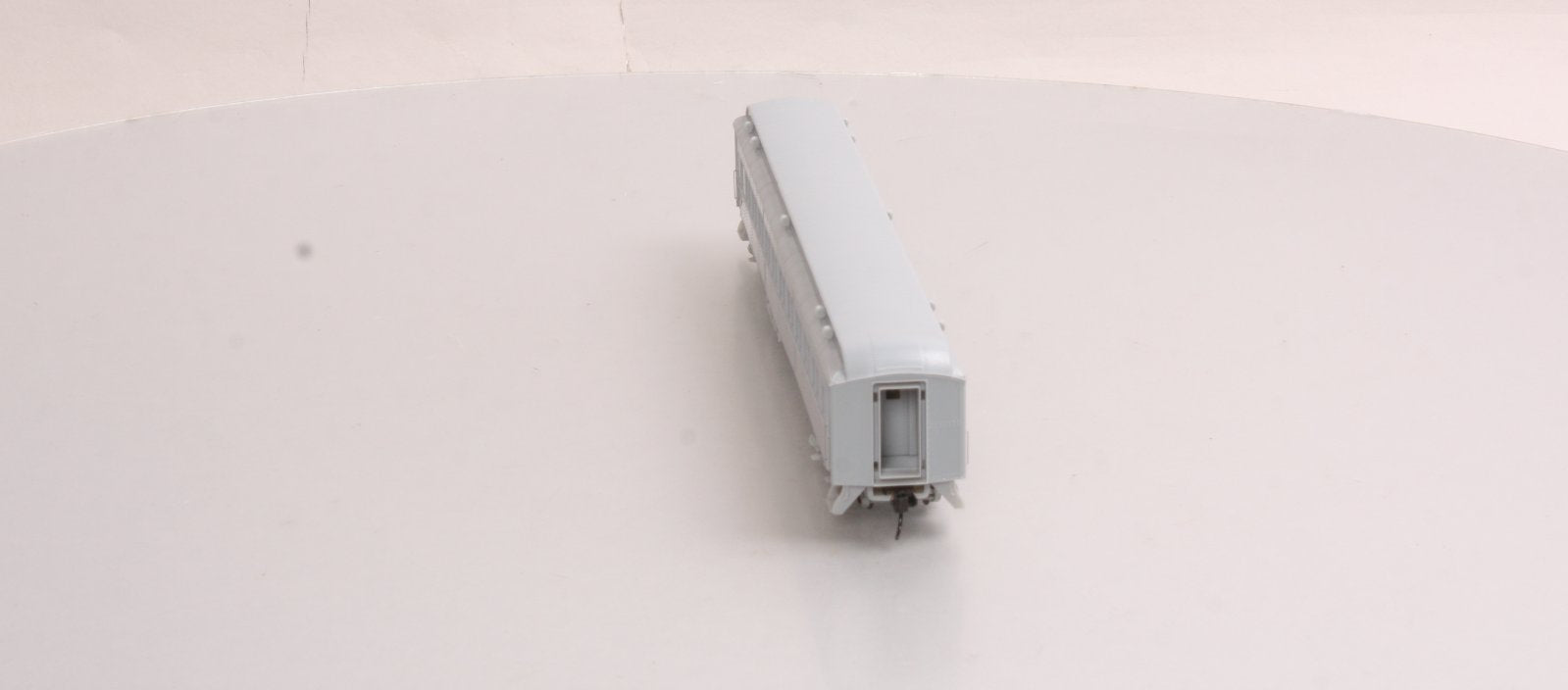 Walthers 932-10100 HO Scale Heavyweight Paired Window Coach Undecorated LN/Box
