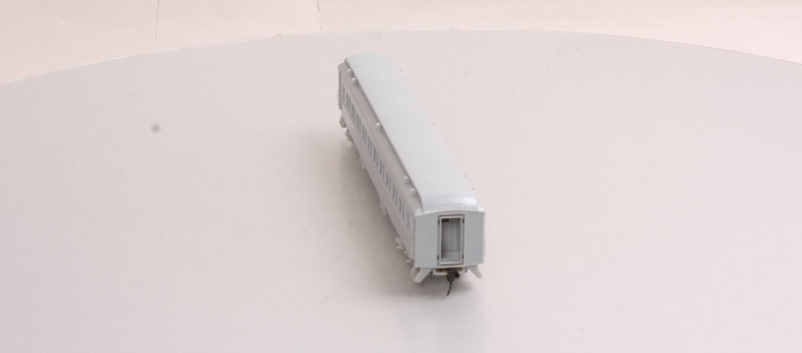 Walthers 932-10100 HO Scale Heavyweight Paired Window Coach Undecorated LN/Box