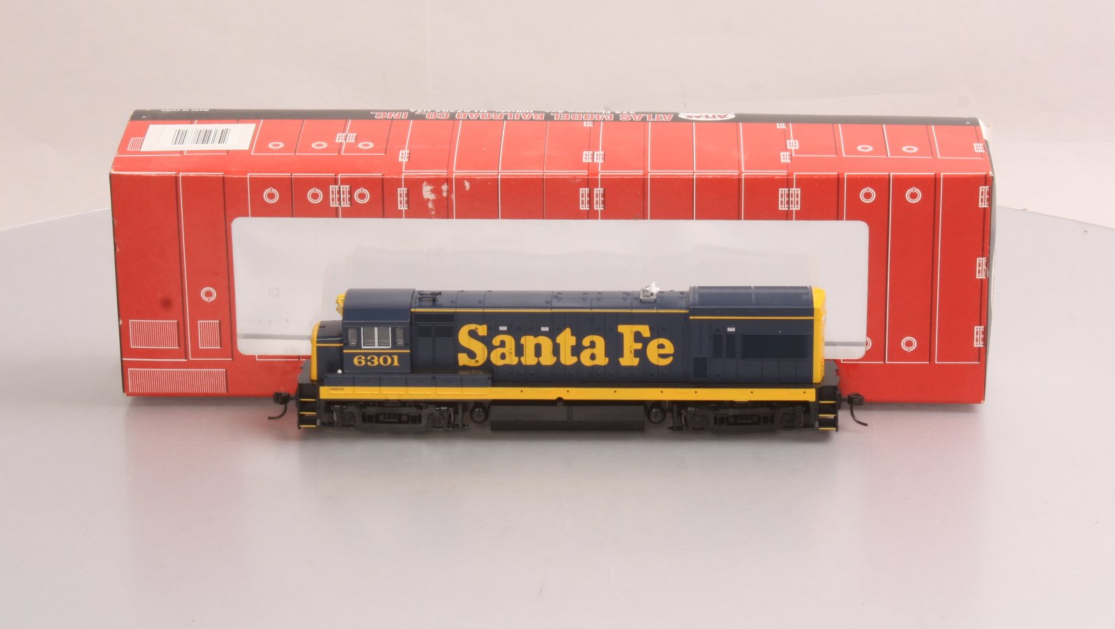 Atlas 8652 HO Scale Santa Fe Diesel Locomotive #6301 LN/Box