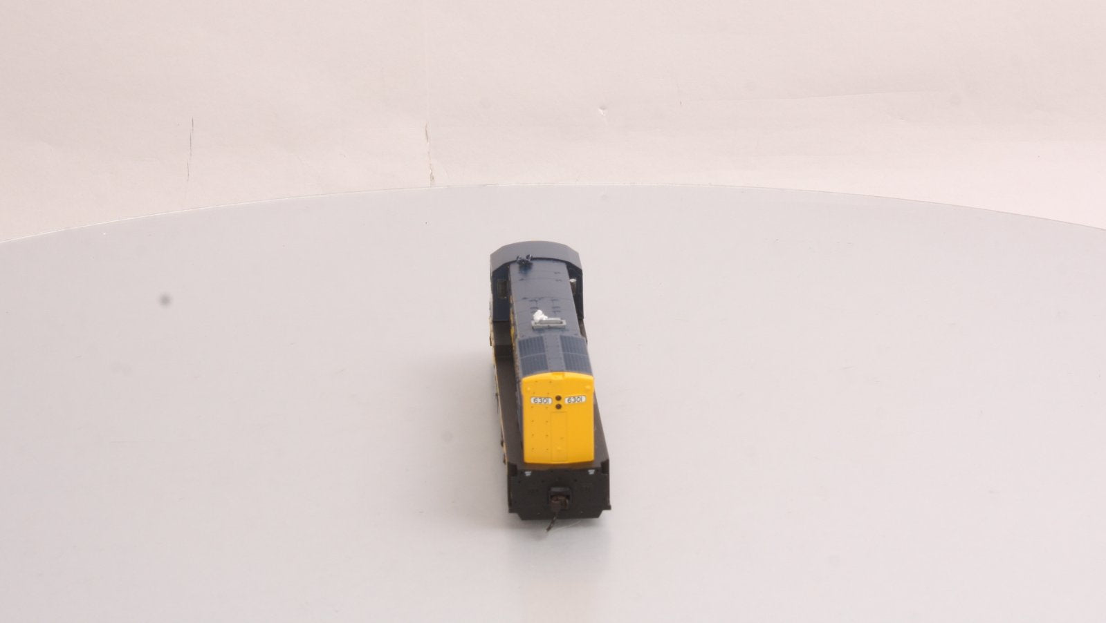 Atlas 8652 HO Scale Santa Fe Diesel Locomotive #6301 LN/Box