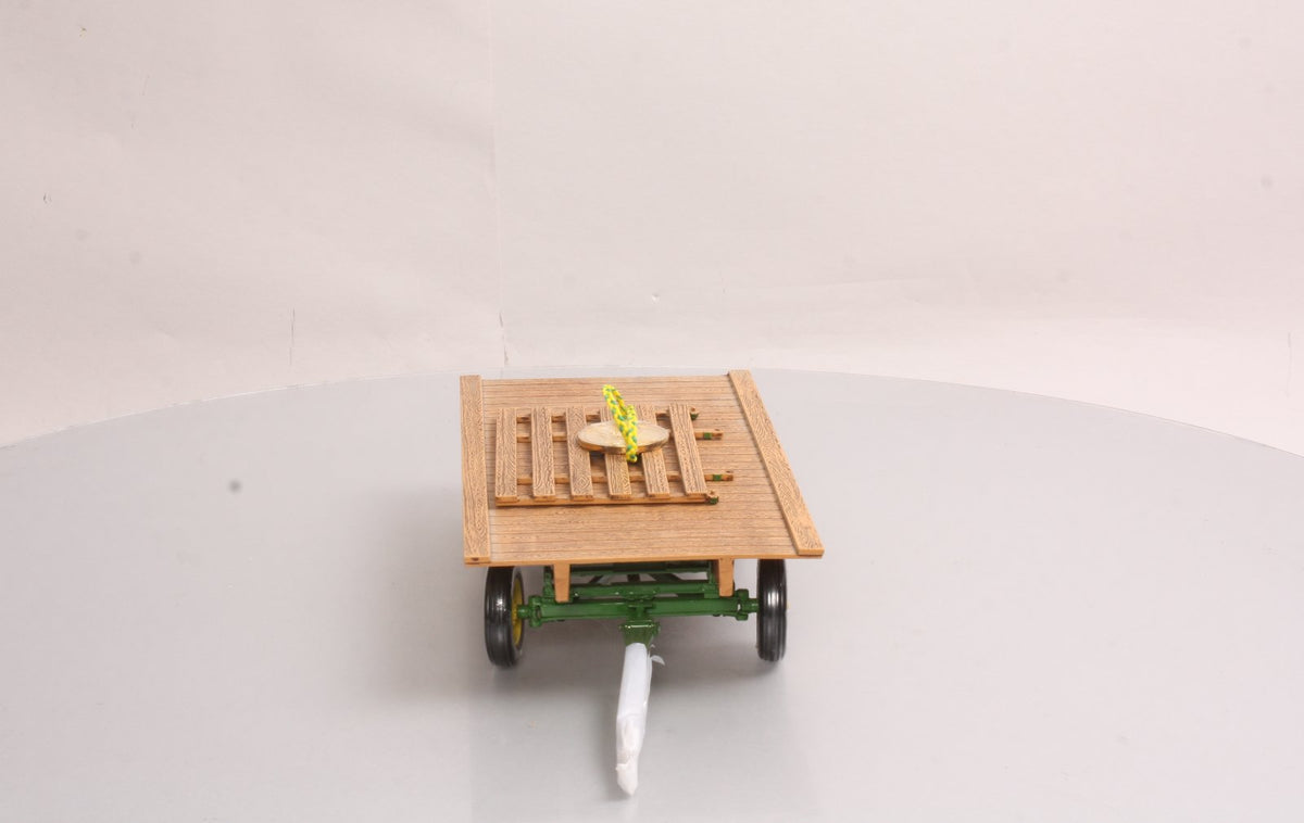 Ertl 15134 1:16 John Deere Hay Wagon NIB