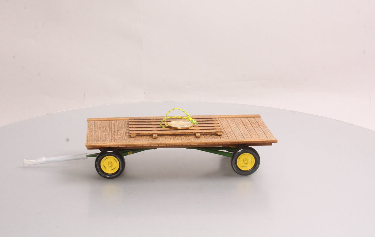 Ertl 15134 1:16 John Deere Hay Wagon NIB