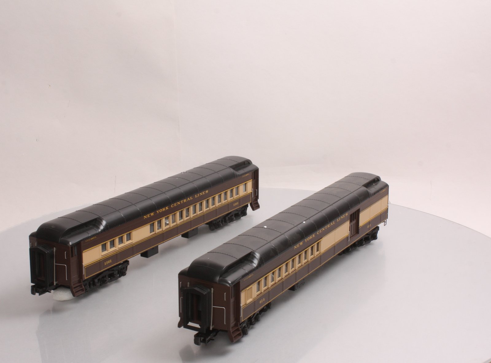 MTH 20-4196 O New York Central 70’ Madison Comb/Din Passenger Set (Set of 2) LN/Box