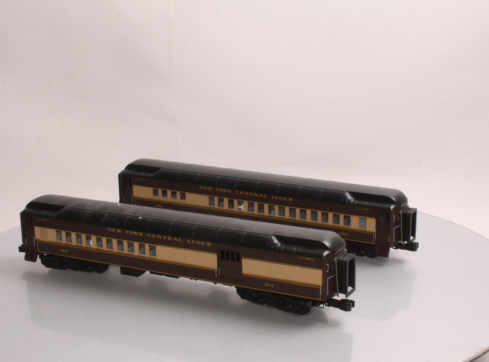MTH 20-4196 O New York Central 70’ Madison Comb/Din Passenger Set (Set of 2) LN/Box
