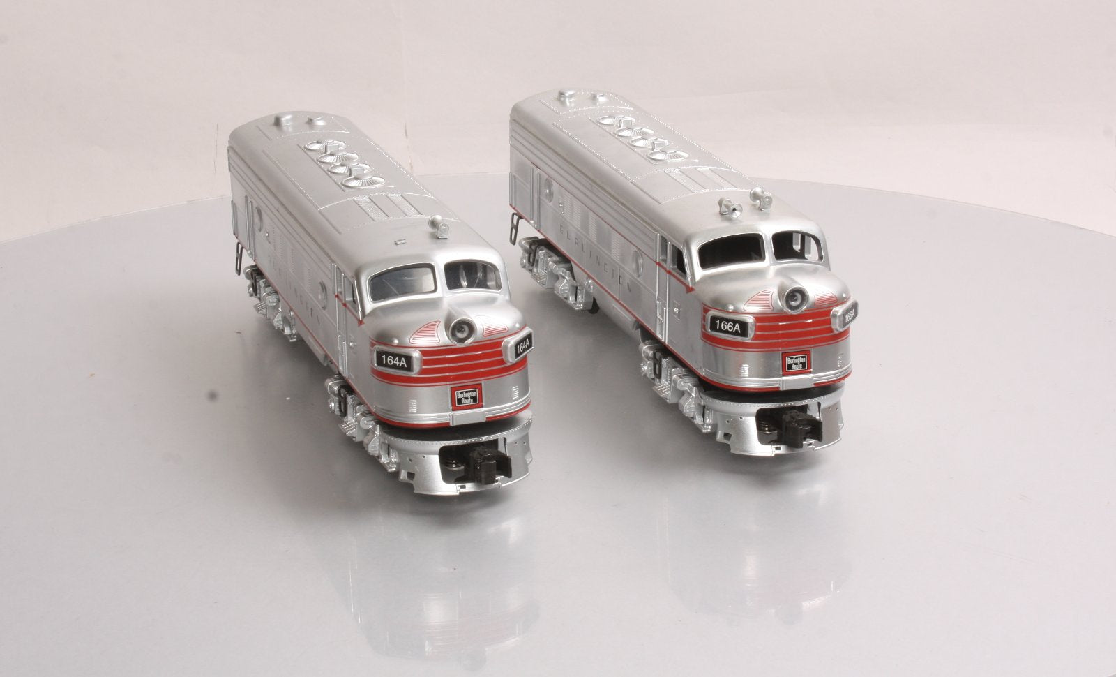 Williams 20704 O Gauge CB&Q F7 A-A Powered & Dummy Diesel Locomotive Set