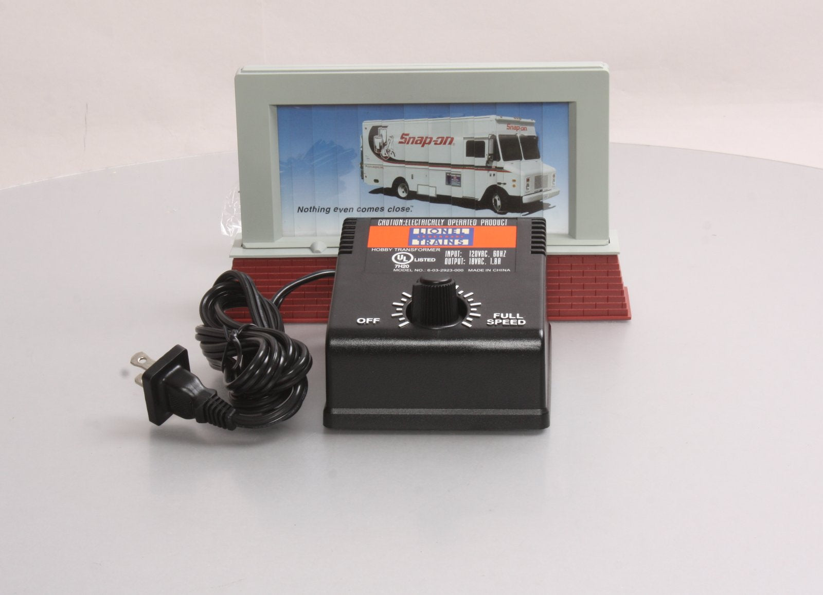 Lionel 6-14138 Snap On Animated Billboard & Transformer Set NIB