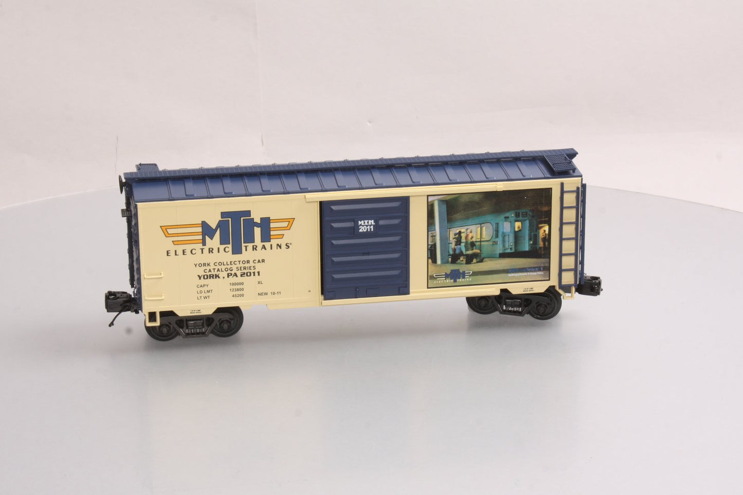 MTH 20-93542 O Gauge TCA Fall York 2011 40' Box Car MT/Box