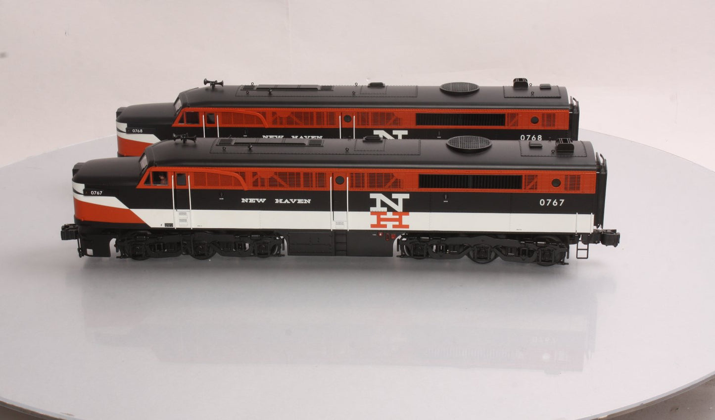 Lionel 6-14596 O Scale New Heaven PA AA Unit Diesel Engine Set #0767/0768 LN/Box