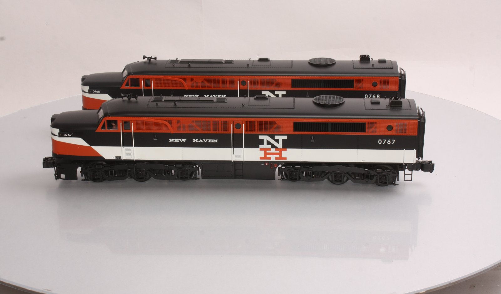 Lionel 6-14596 O Scale New Heaven PA AA Unit Diesel Engine Set #0767/0768 LN/Box