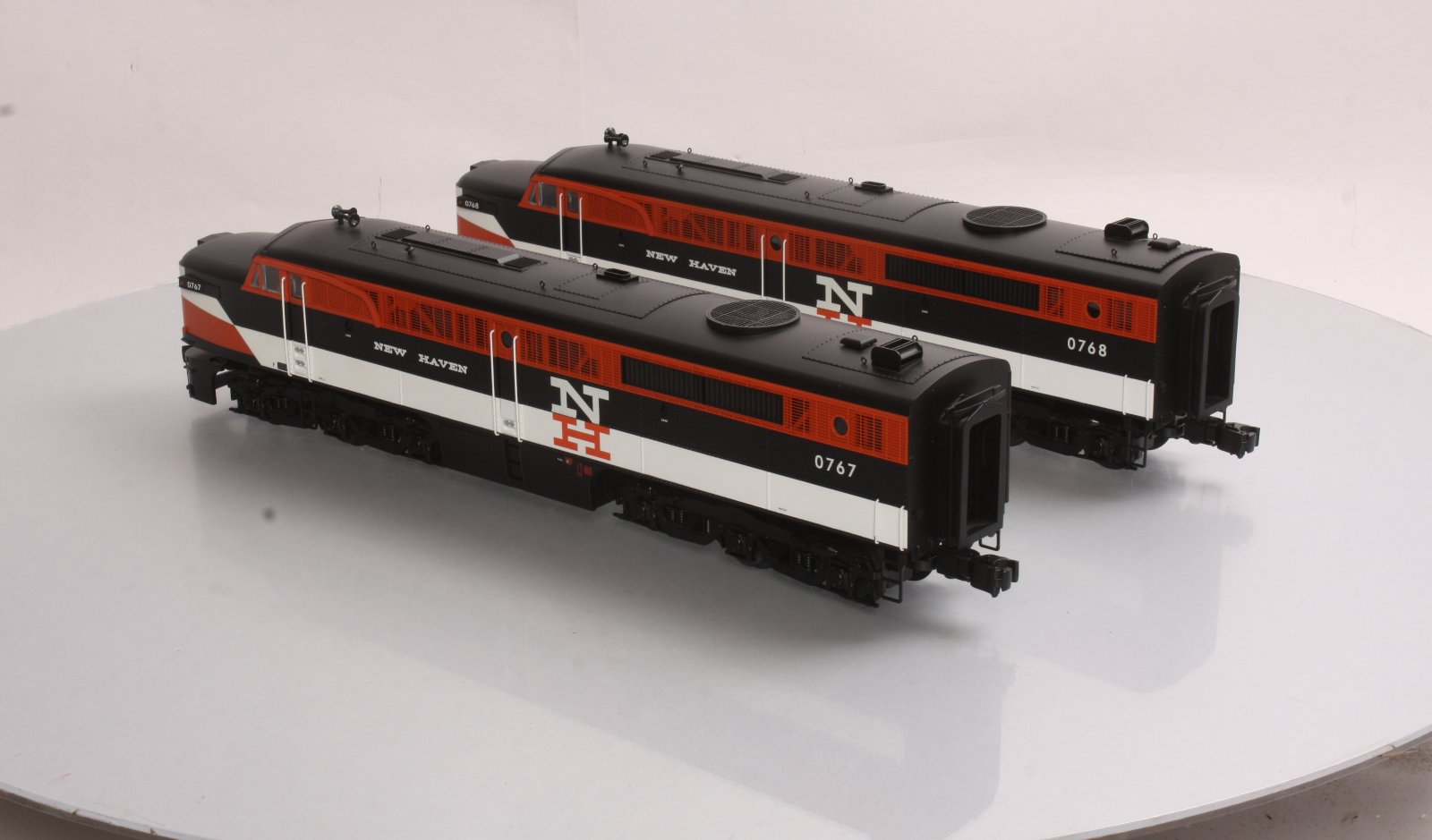Lionel 6-14596 O Scale New Heaven PA AA Unit Diesel Engine Set #0767/0768 LN/Box