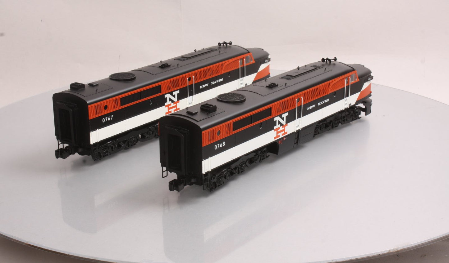 Lionel 6-14596 O Scale New Heaven PA AA Unit Diesel Engine Set #0767/0768 LN/Box