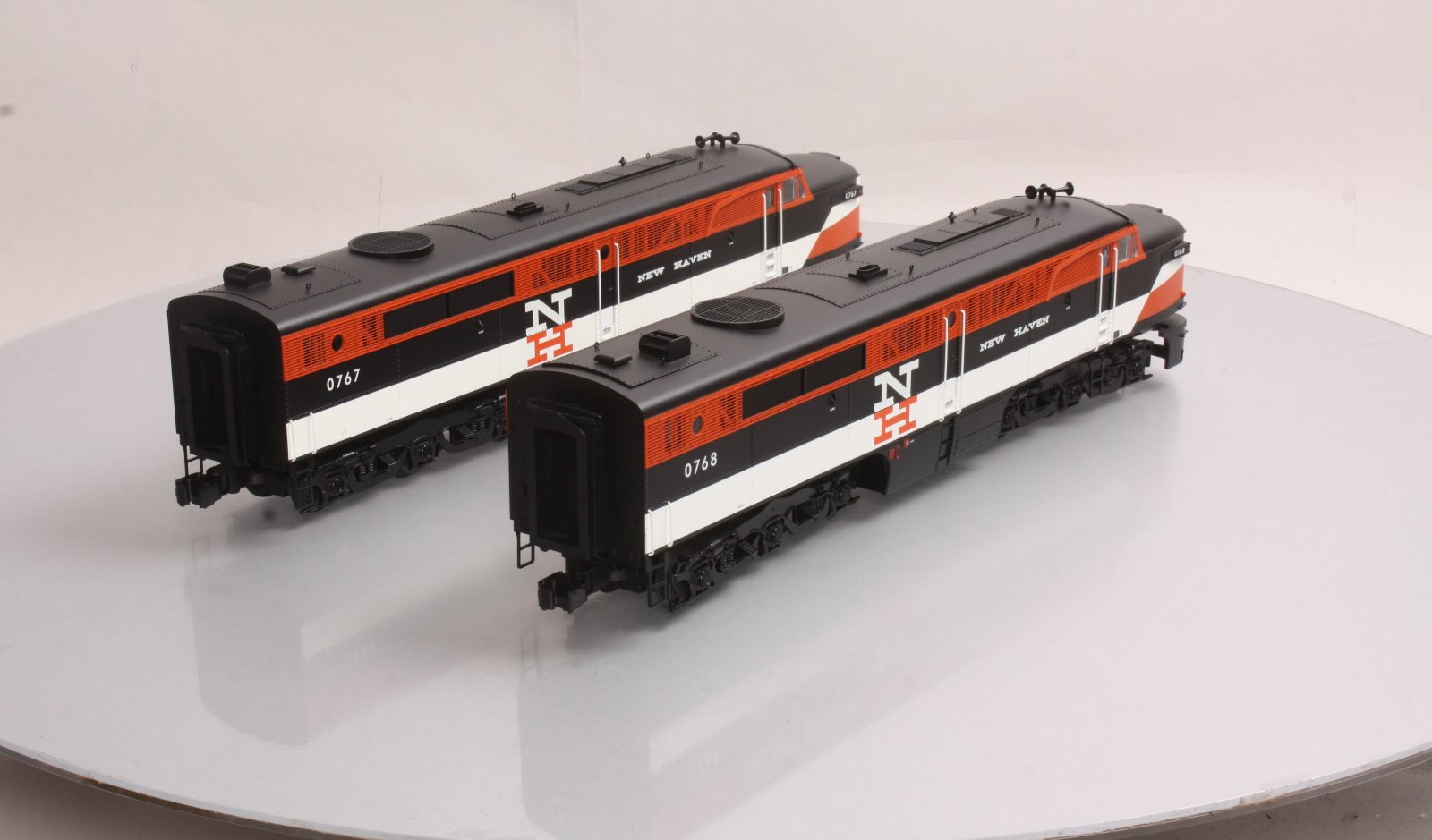 Lionel 6-14596 O Scale New Heaven PA AA Unit Diesel Engine Set #0767/0768 LN/Box