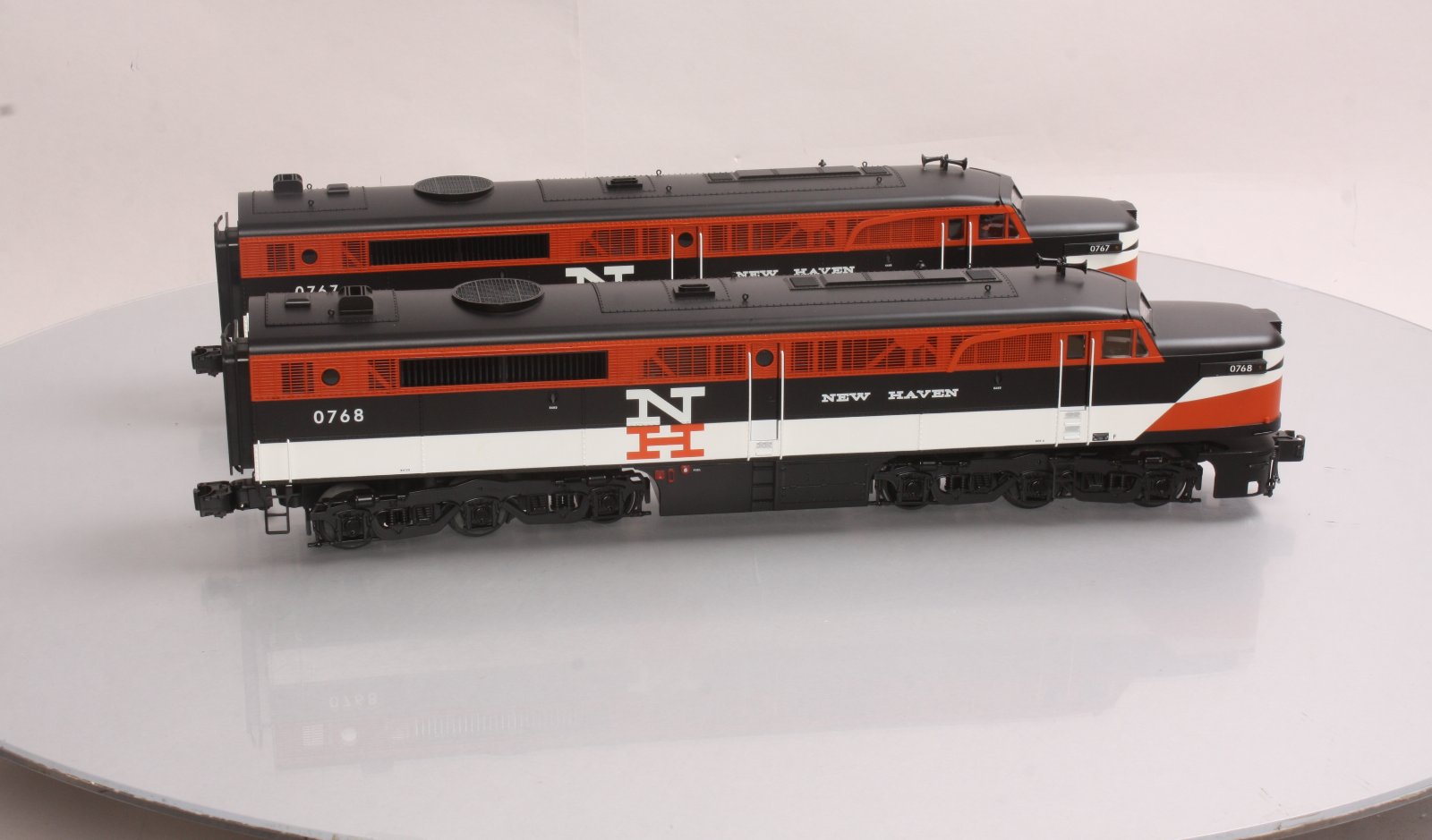 Lionel 6-14596 O Scale New Heaven PA AA Unit Diesel Engine Set #0767/0768 LN/Box