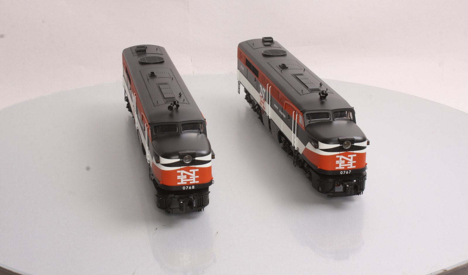 Lionel 6-14596 O Scale New Heaven PA AA Unit Diesel Engine Set #0767/0768 LN/Box