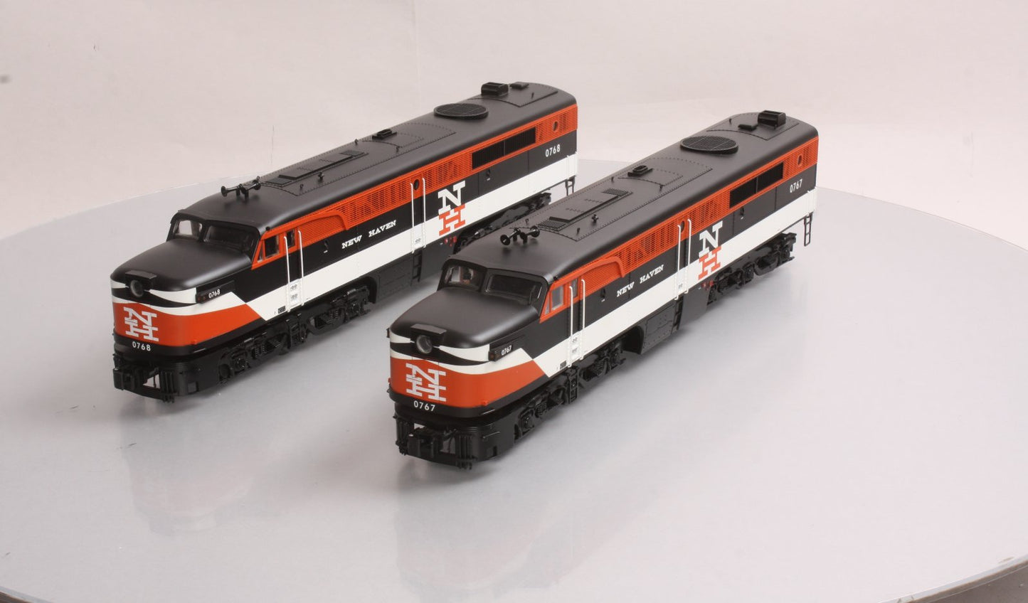 Lionel 6-14596 O Scale New Heaven PA AA Unit Diesel Engine Set #0767/0768 LN/Box