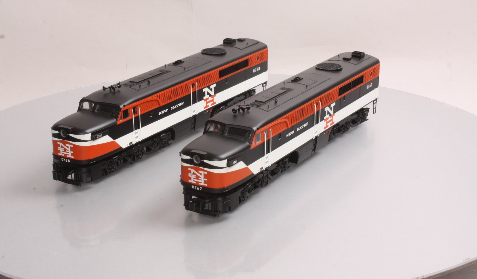 Lionel 6-14596 O Scale New Heaven PA AA Unit Diesel Engine Set #0767/0768 LN/Box