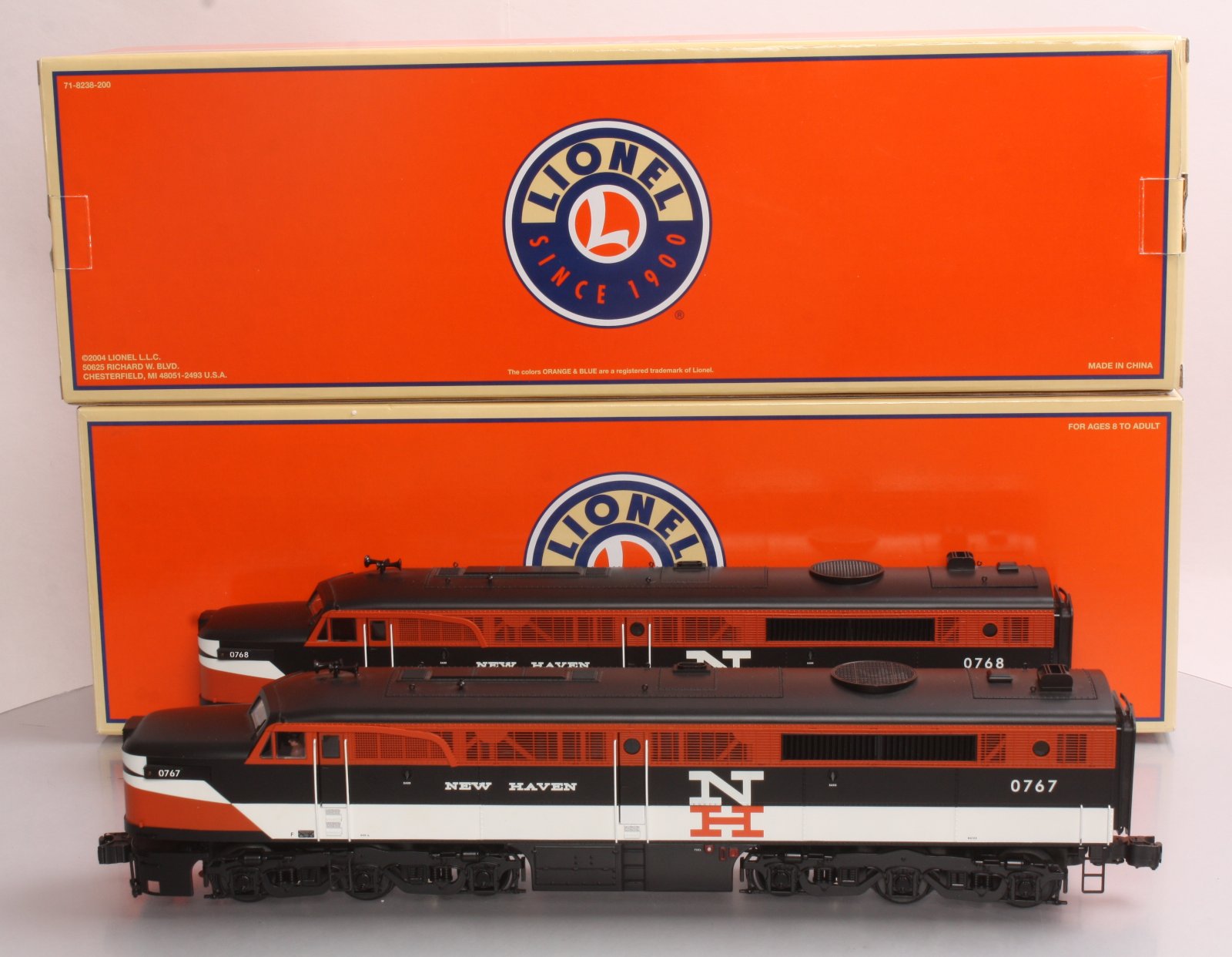 Lionel 6-14596 O Scale New Heaven PA AA Unit Diesel Engine Set #0767/0768 LN/Box