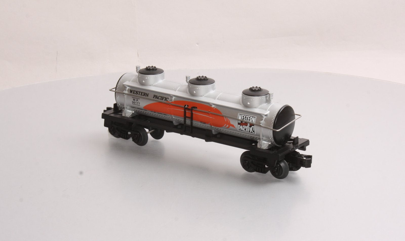 Lionel 6-36177 O Gauge Western Pacific 3-Dome Tank Car LN/Box