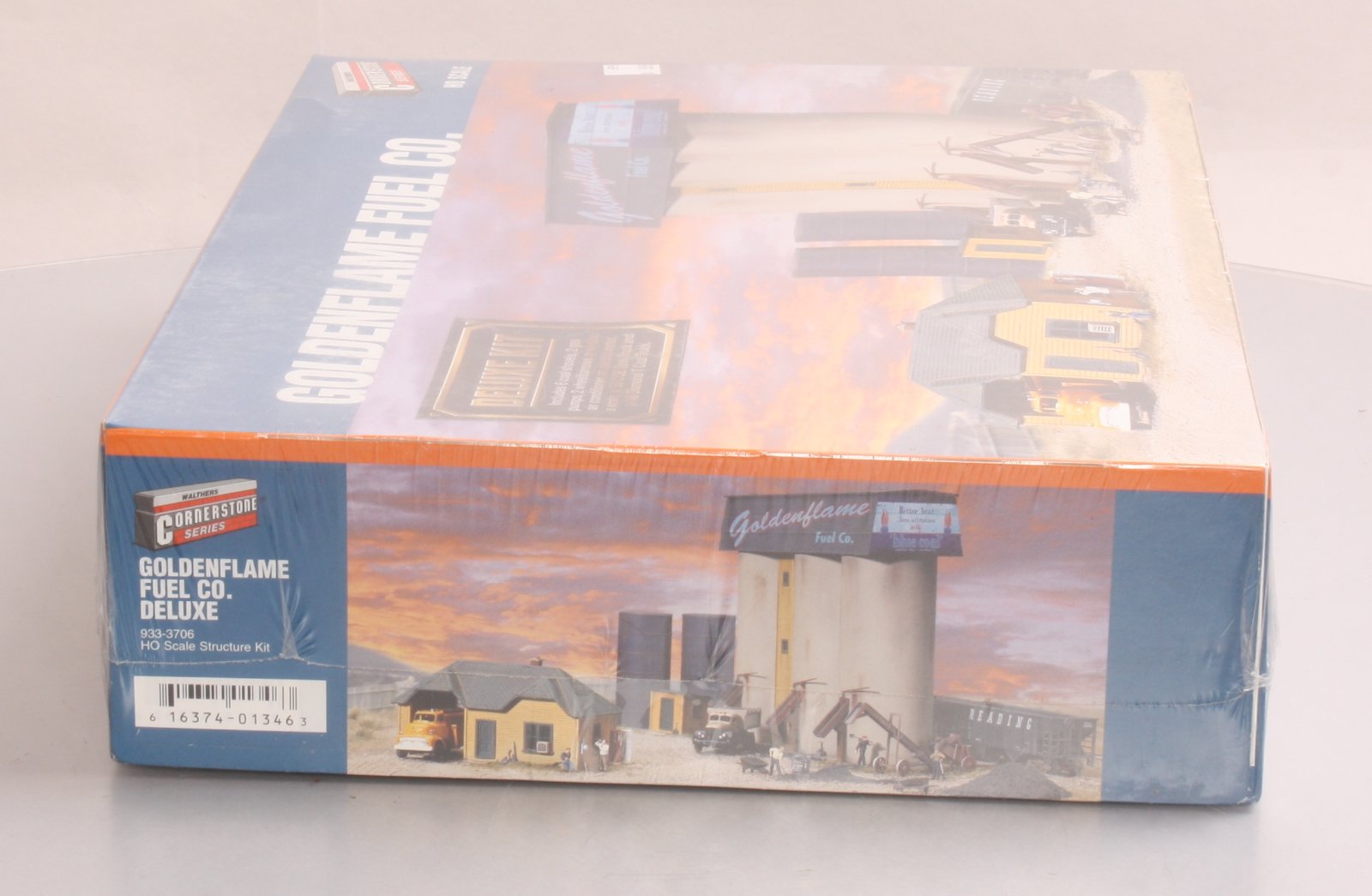 Walthers 933-3706 HO Goldenflame Fuel Company Structure Building Kit