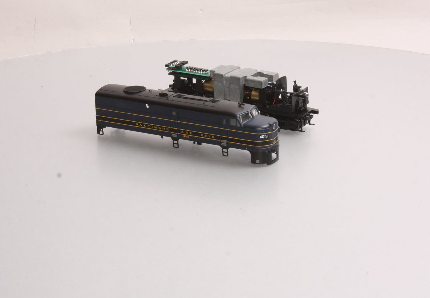 Proto 2000 30201 HO Scale Baltimore & Ohio FA-2 Powered Diesel Locomotive #4019