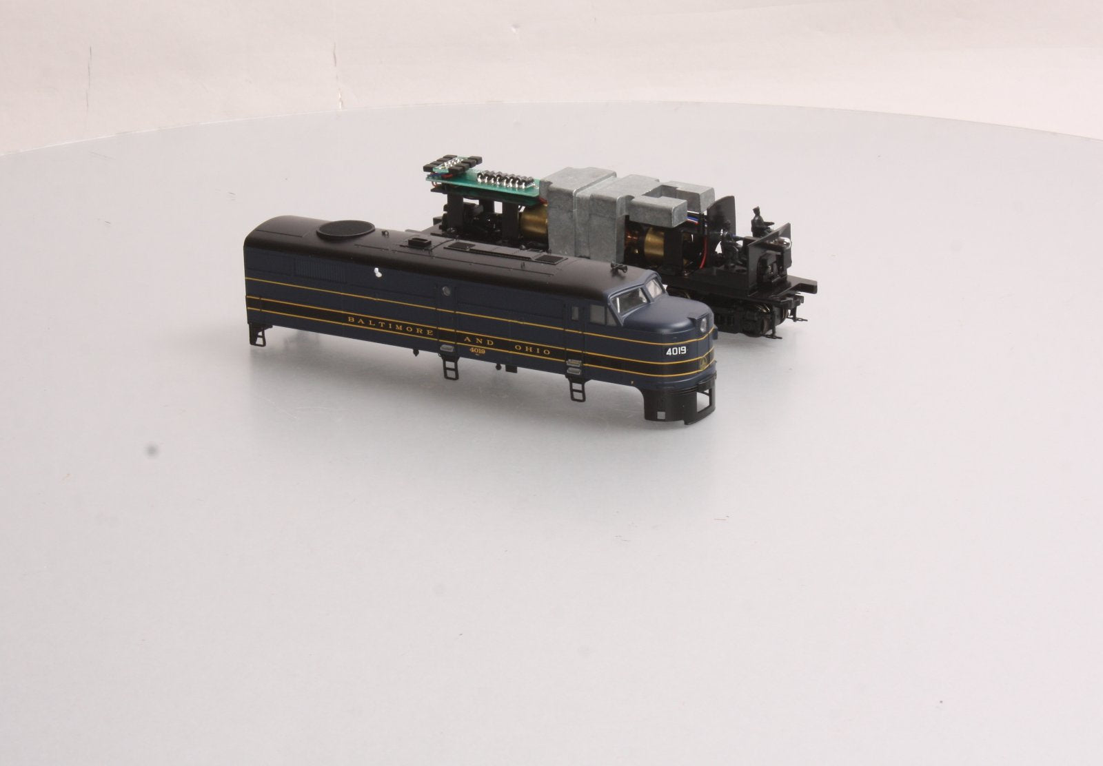 Proto 2000 30201 HO Scale Baltimore & Ohio FA-2 Powered Diesel Locomotive #4019