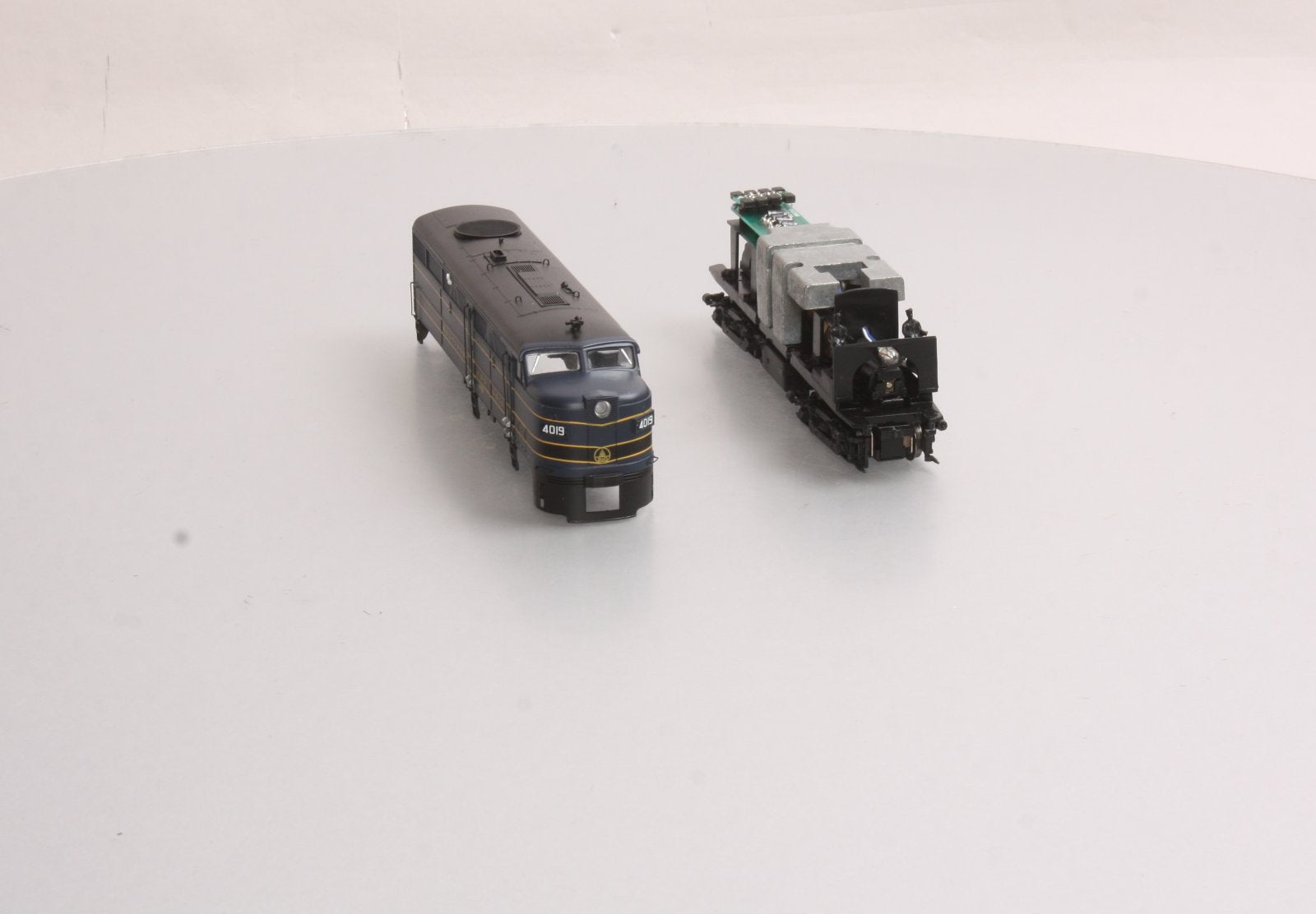 Proto 2000 30201 HO Scale Baltimore & Ohio FA-2 Powered Diesel Locomotive #4019