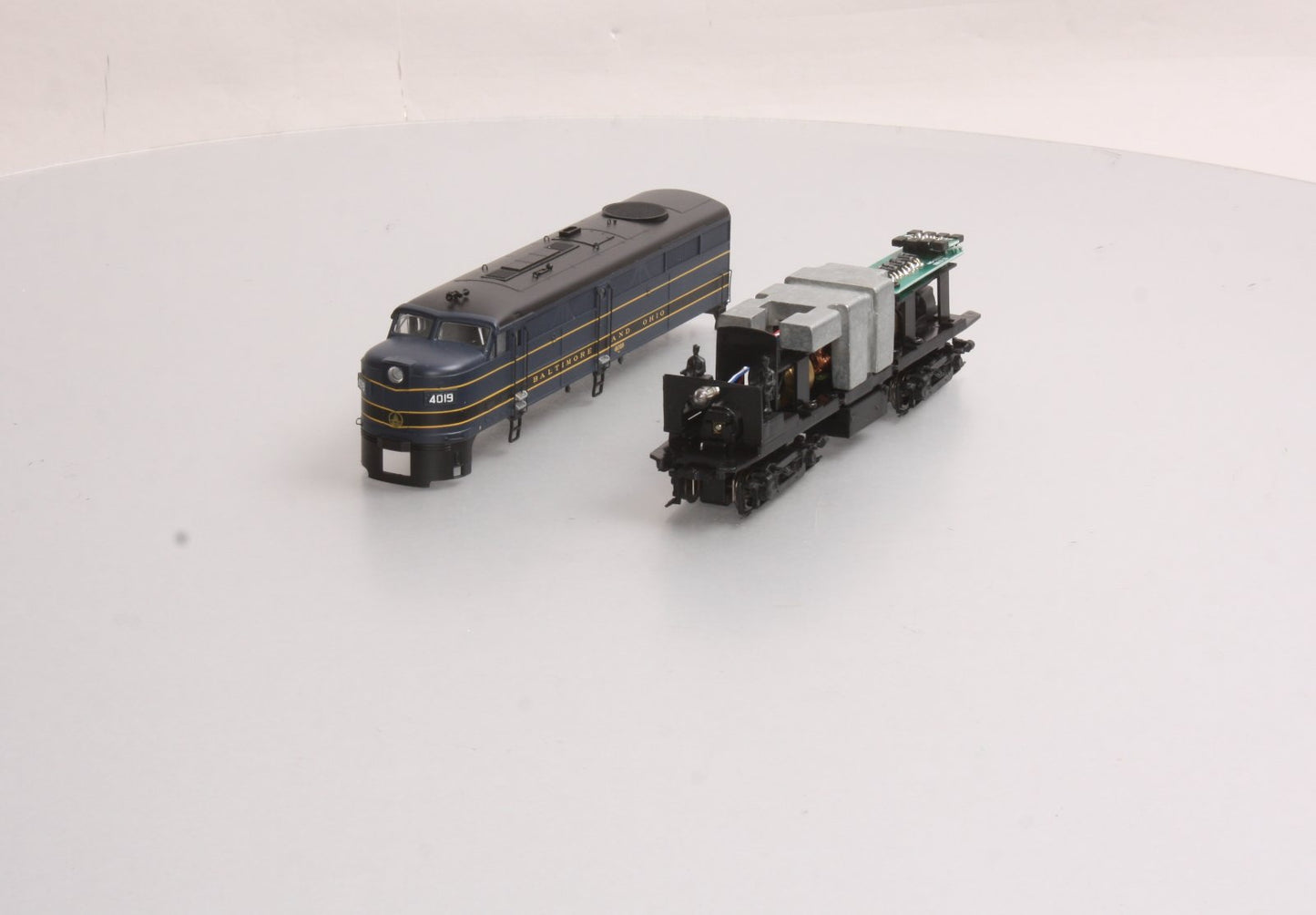 Proto 2000 30201 HO Scale Baltimore & Ohio FA-2 Powered Diesel Locomotive #4019