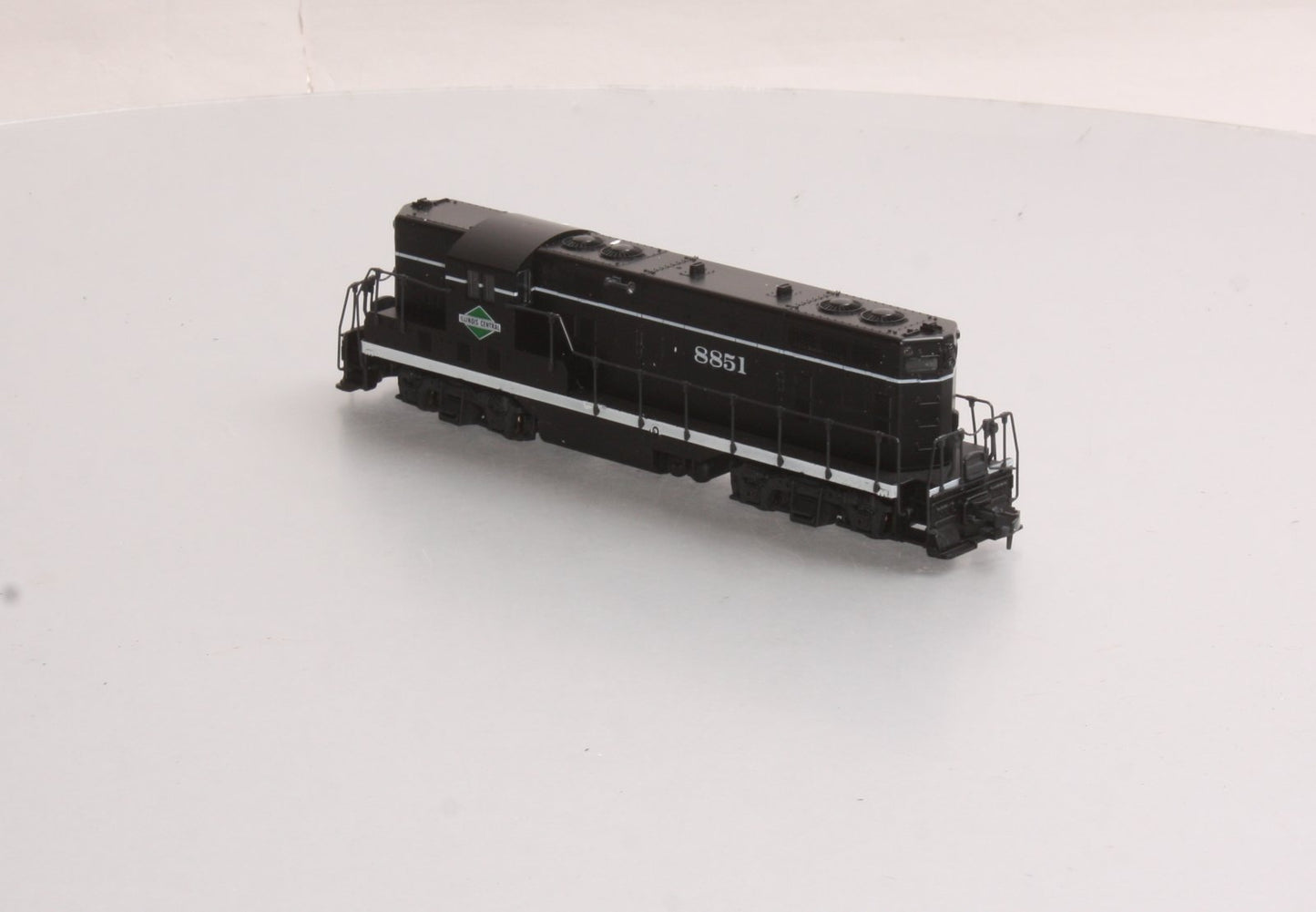 Atlas 8239 Illinois Central GP-7 Diesel Locomotive #8851 LN/Box