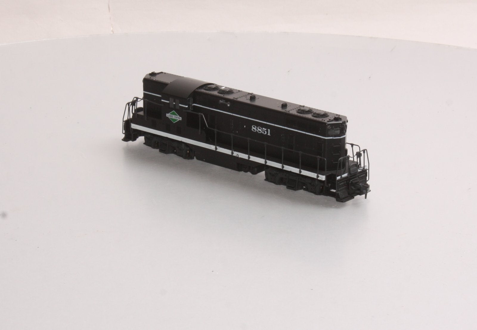 Atlas 8239 Illinois Central GP-7 Diesel Locomotive #8851 LN/Box
