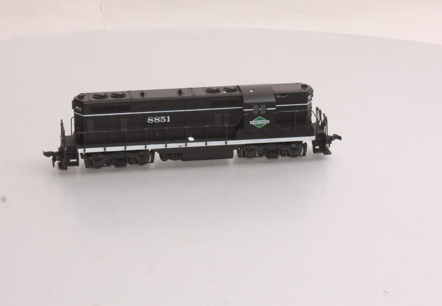 Atlas 8239 Illinois Central GP-7 Diesel Locomotive #8851 LN/Box