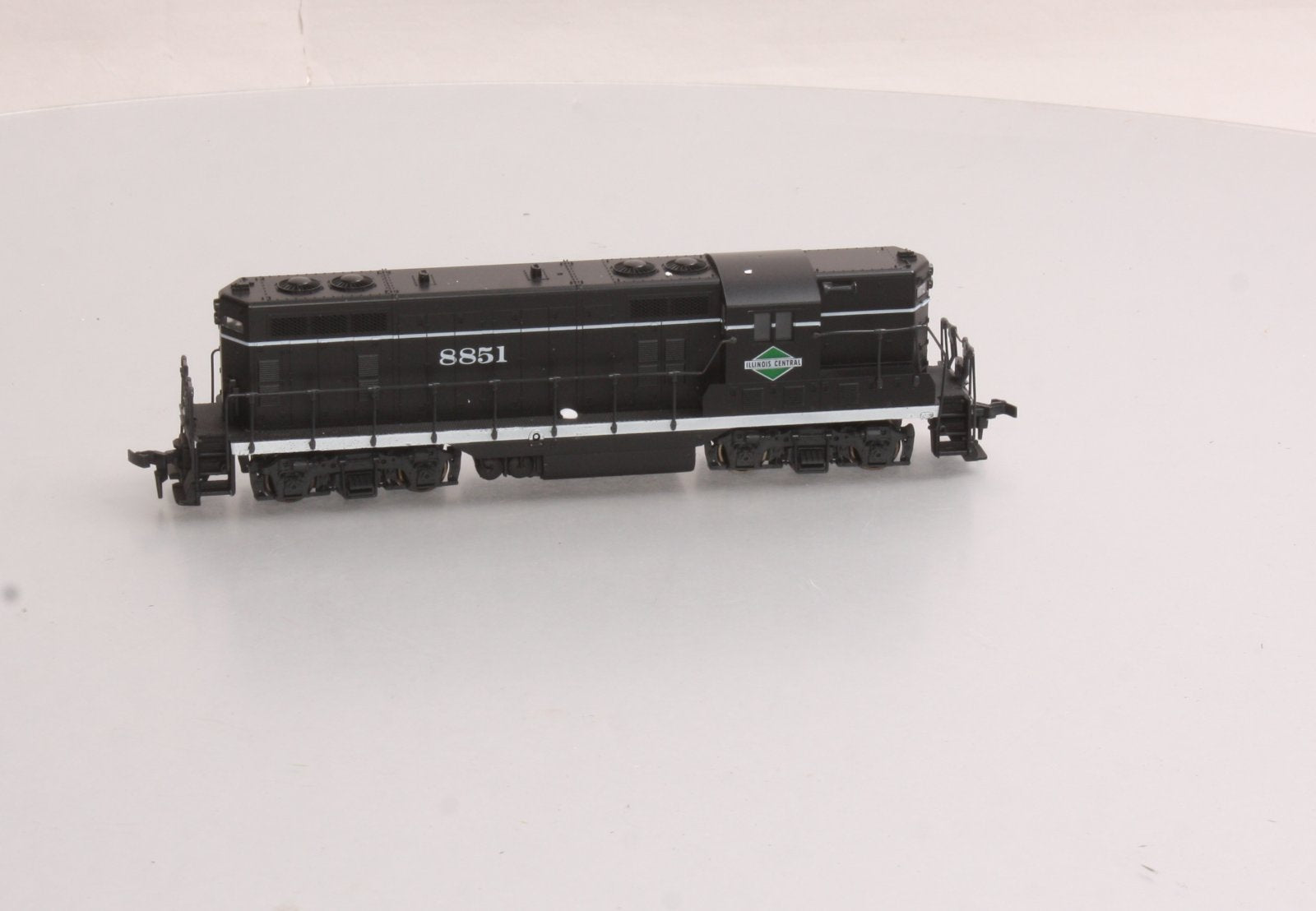 Atlas 8239 Illinois Central GP-7 Diesel Locomotive #8851 LN/Box