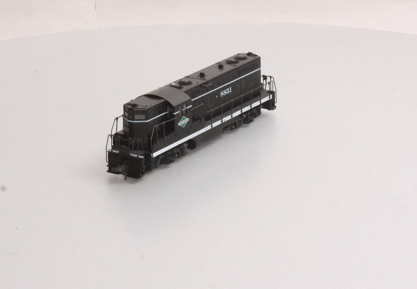 Atlas 8239 Illinois Central GP-7 Diesel Locomotive #8851 LN/Box