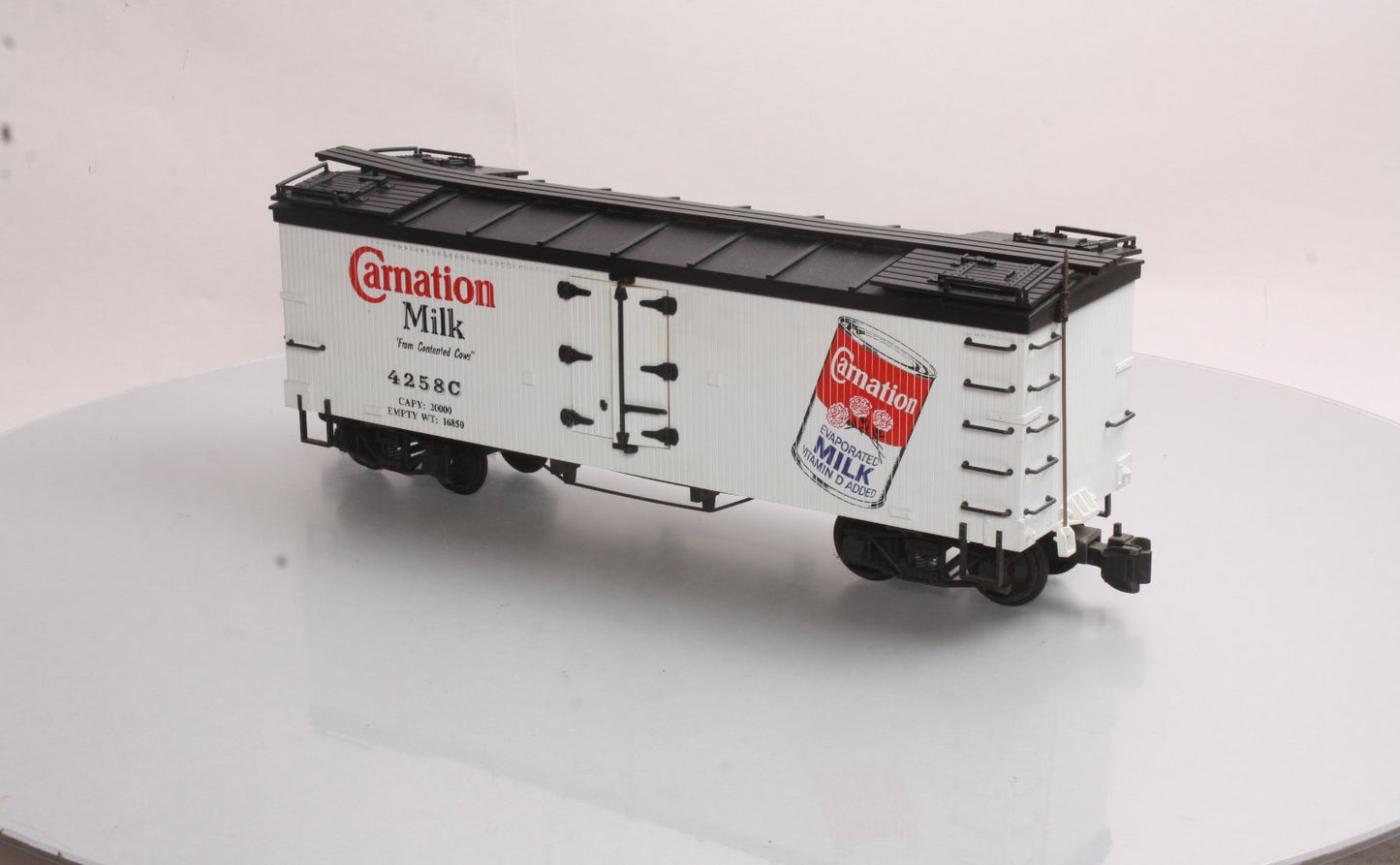 Delton 4258C G Scale Carnation Milk Reefer Car #4258C LN/Box