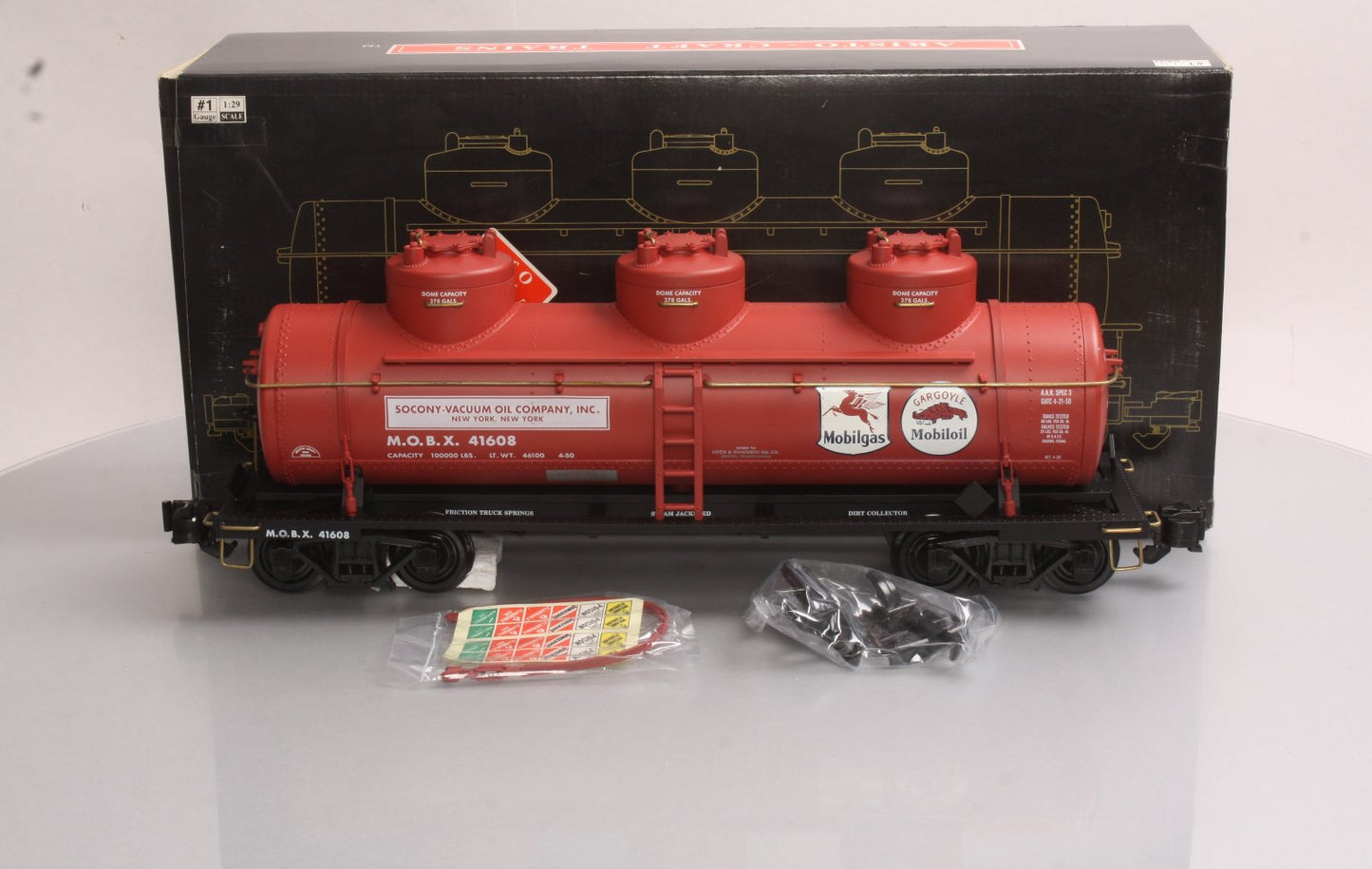 Aristo-Craft 41608 Mobil Triple Dome Tank Car LN/Box