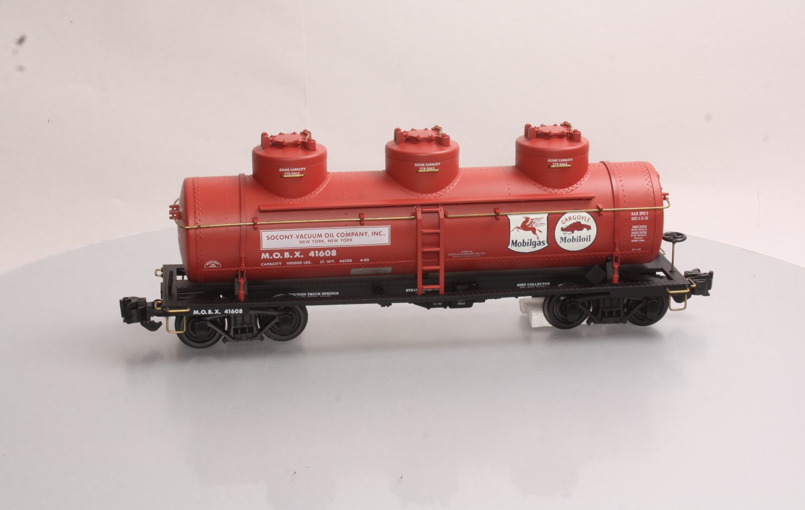 Aristo-Craft 41608 Mobil Triple Dome Tank Car LN/Box