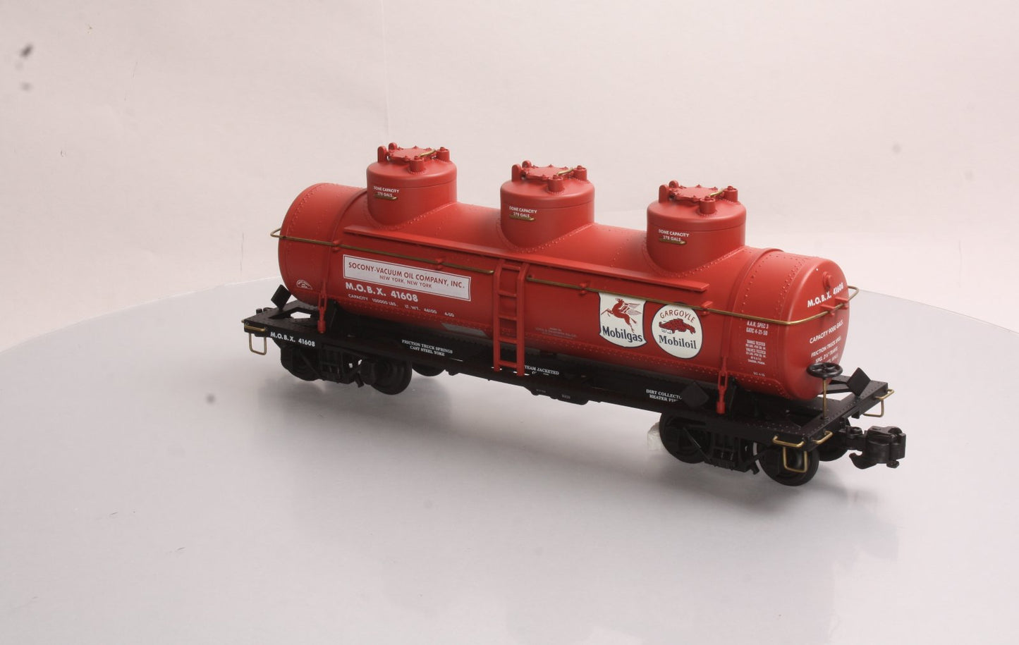 Aristo-Craft 41608 Mobil Triple Dome Tank Car LN/Box