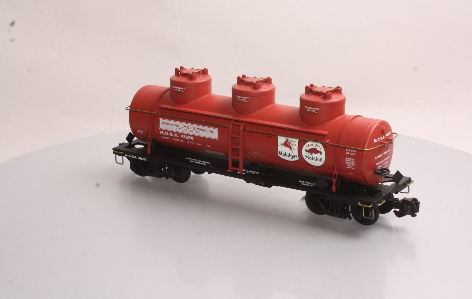 Aristo-Craft 41608 Mobil Triple Dome Tank Car LN/Box