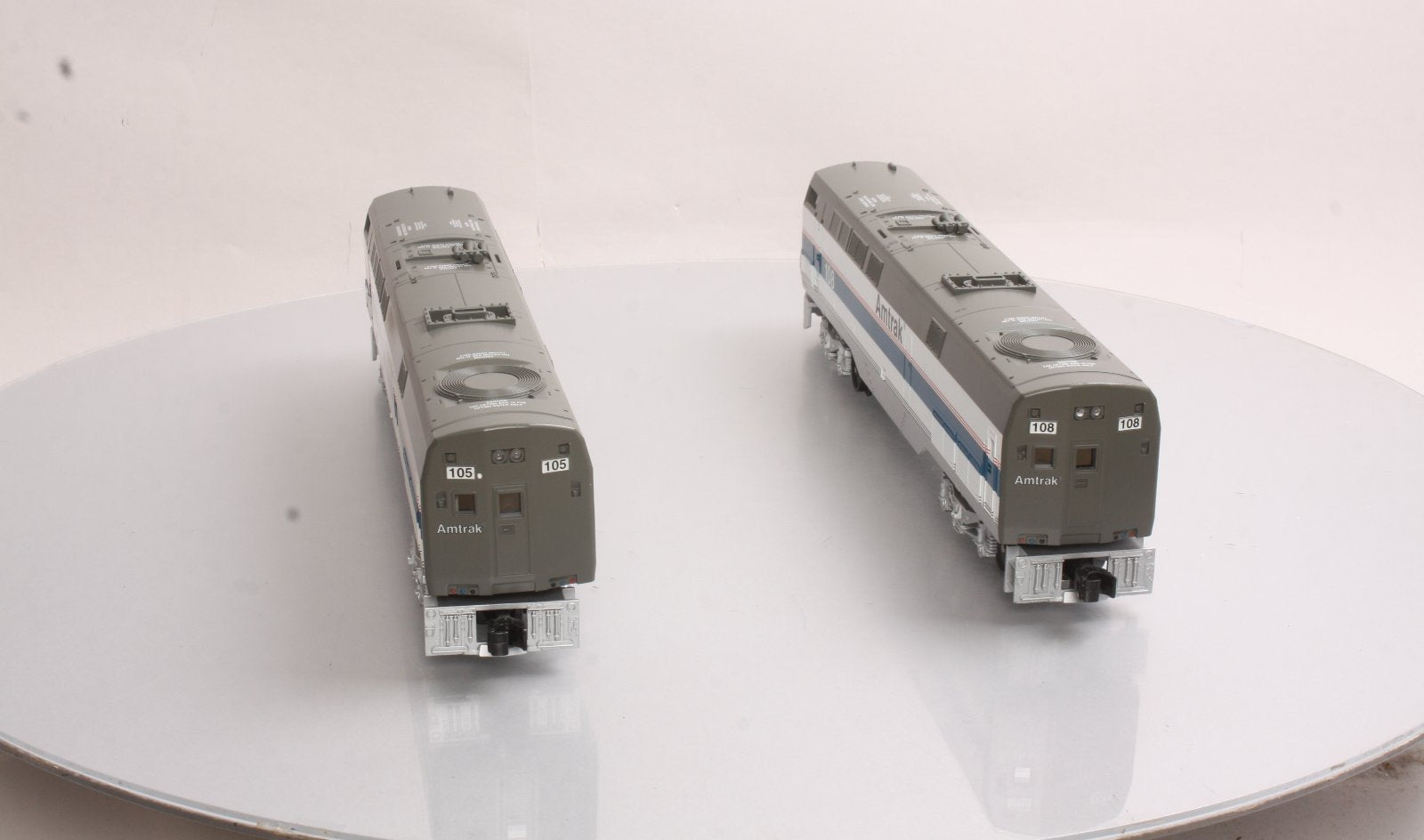 Williams 22802 Amtrak Genesis Phase IV Diesel Locomotive AA Set