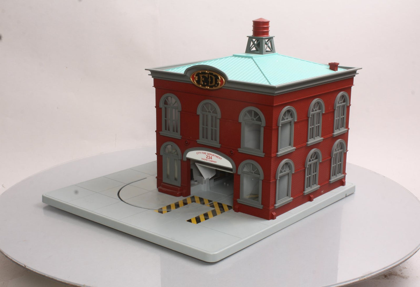 MTH 30-9102 O Gauge Operating Firehouse LN/Box