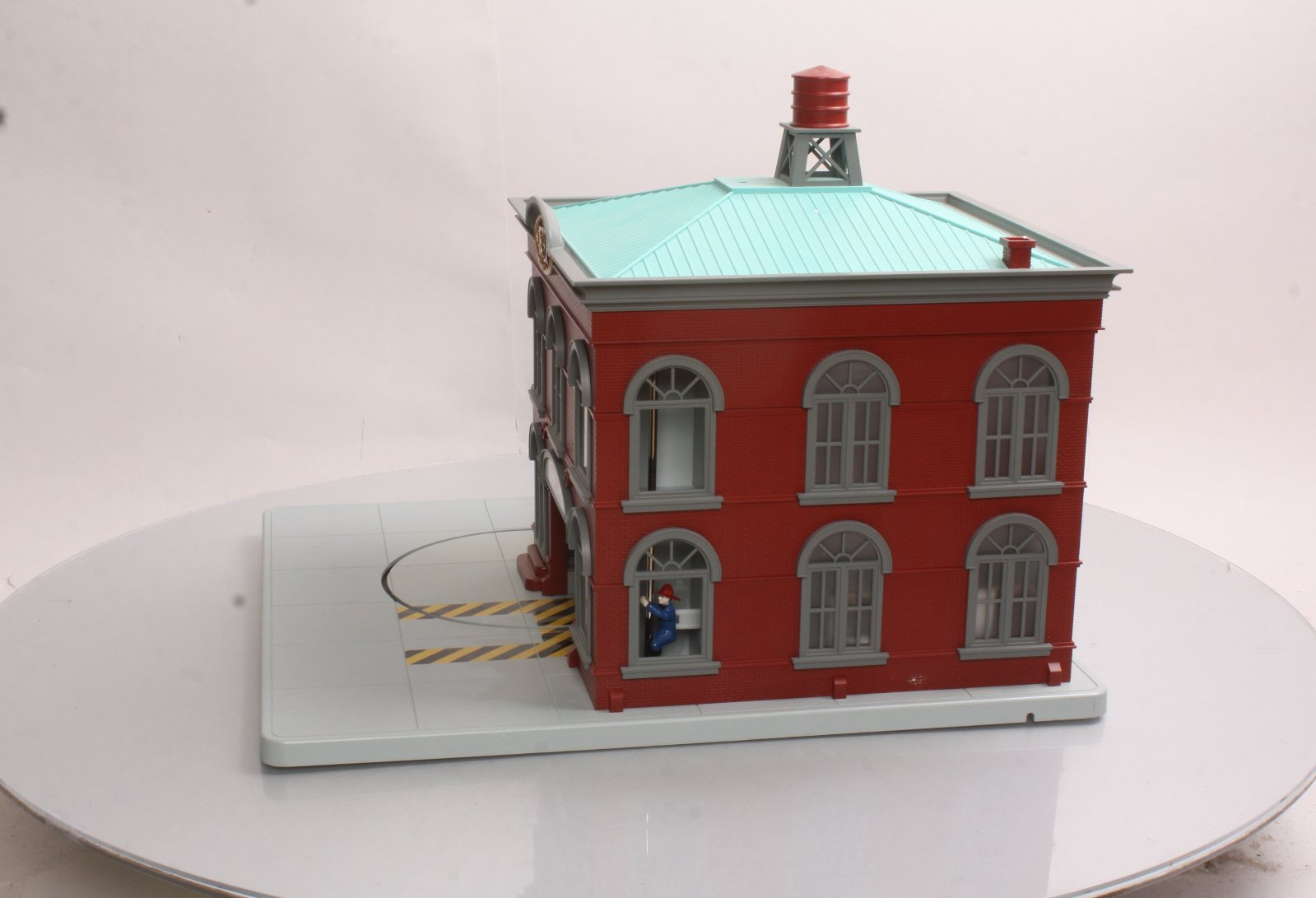 MTH 30-9102 O Gauge Operating Firehouse LN/Box
