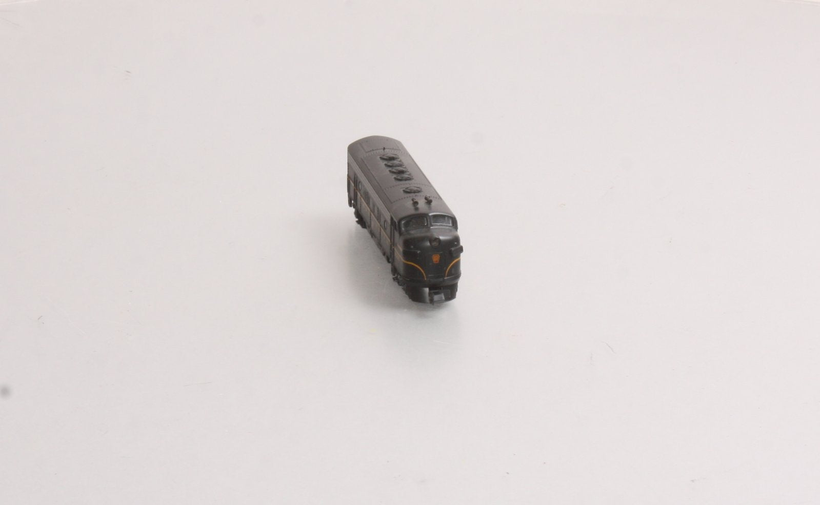Kato 176-093 N Pennsylvania Powered F7A Single Headlight Diesel Locomotive #9646 LN/Box